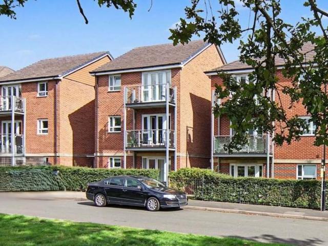 Flat for sale in Eastern Green, West Midlands