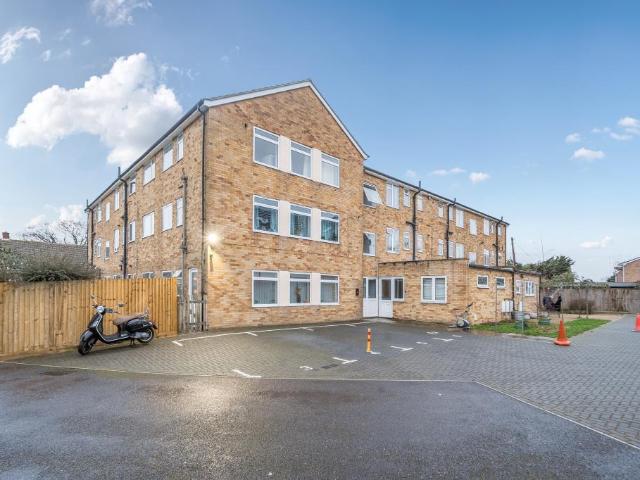 Flat for sale in Evershot, Oxfordshire