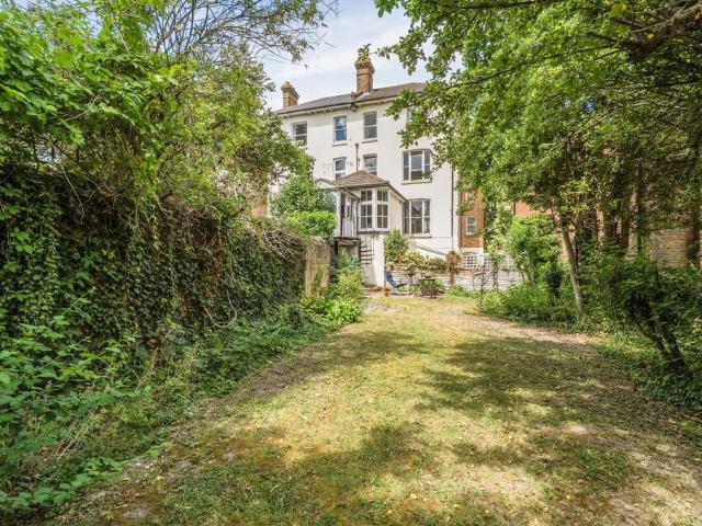 Flat for sale in Charlotteville, Westborough