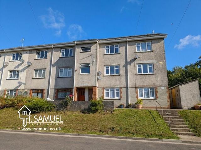 Flat for sale in Mountain Ash East, Ynysboeth