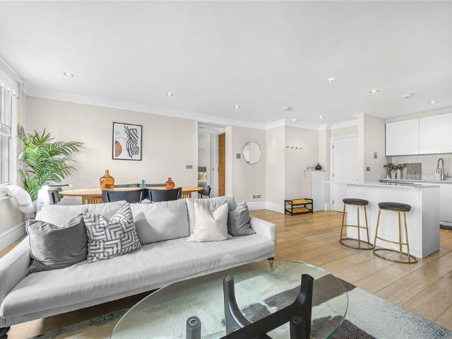 Flat for sale in East Marylebone, Mayfair