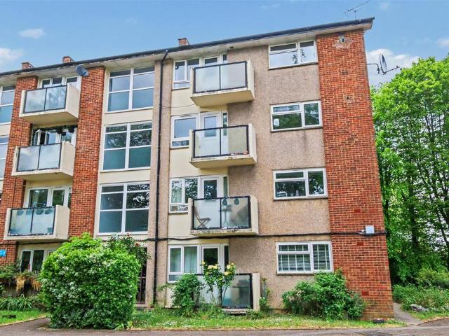 Flat for sale in Shenley, Hertfordshire
