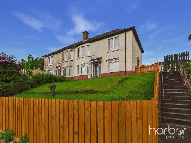 Flat for sale in Carntyne, Scotland