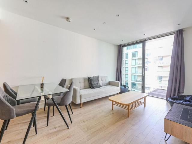Flat for sale in St. George in the East, Whitechapel