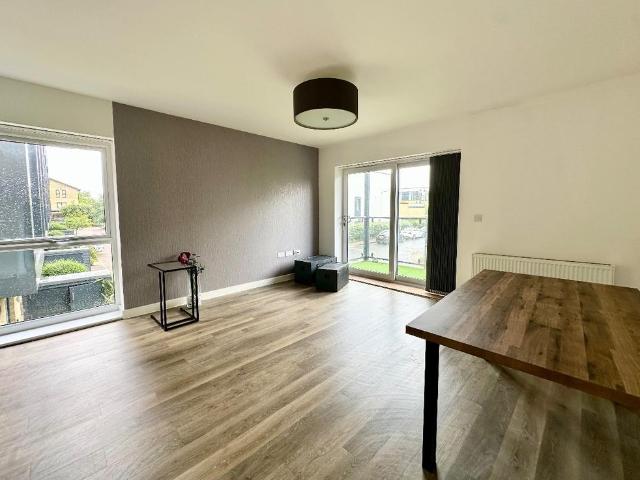 Flat for sale in Harold Wood, Greater London