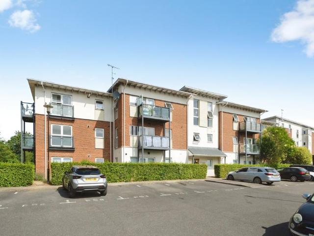 Flat for sale in Pachesham Park, Surrey
