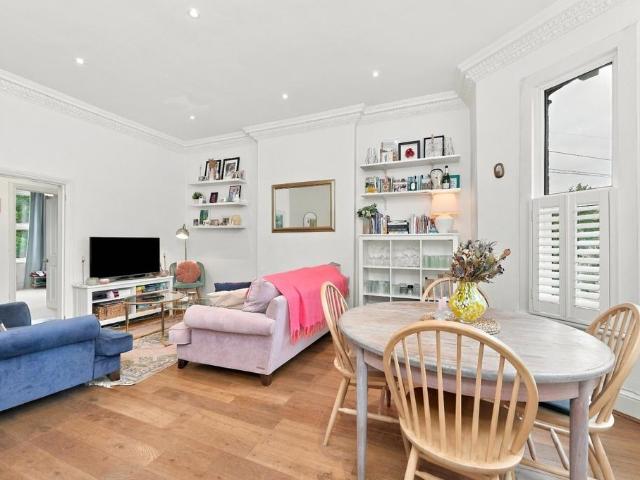 Flat for sale in Blenheim Gardens Estate, Greater London