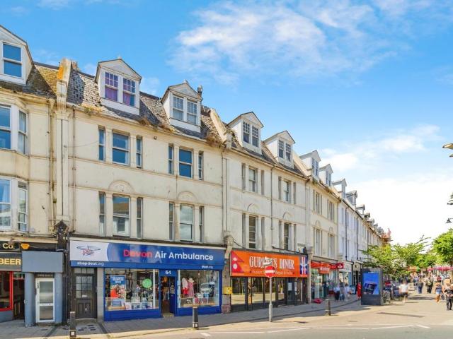 Flat for sale in Oldway, Livermead