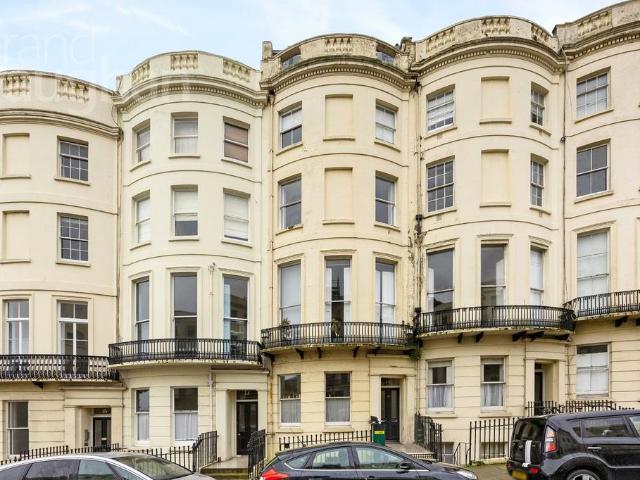 Flat for sale in Brunswick