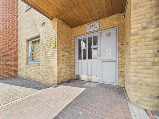 Flat for sale in Brixton, Greater London