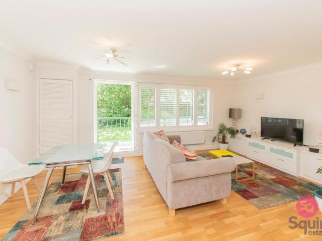 Flat for sale in Hendon, Greater London
