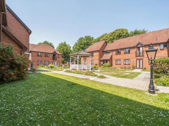 Flat for sale in Worthing, West Sussex