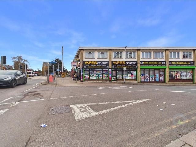 Flat for sale in Phippsville, Northampton