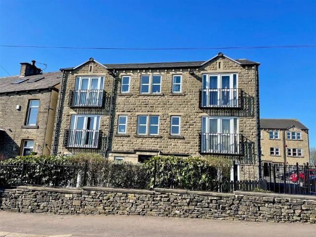 Flat for sale in Savile Park, West Yorkshire