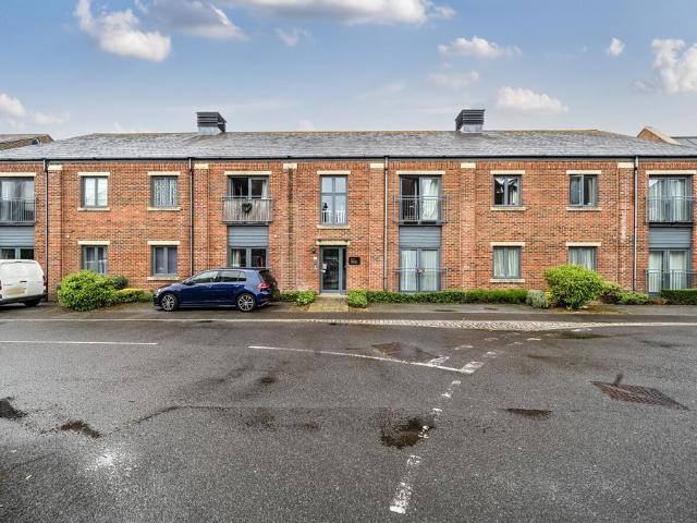 Flat for sale in Priddy's Hard, Gosport