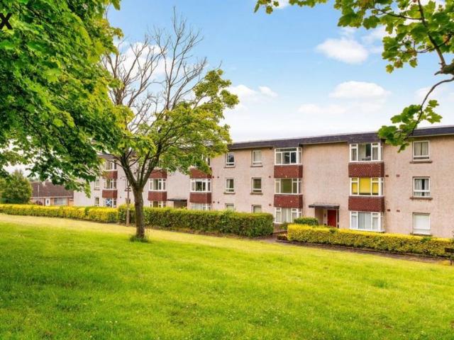 Flat for sale in East Craigs, Scotland
