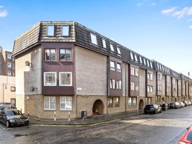 Flat for sale in Lauriston, Scotland
