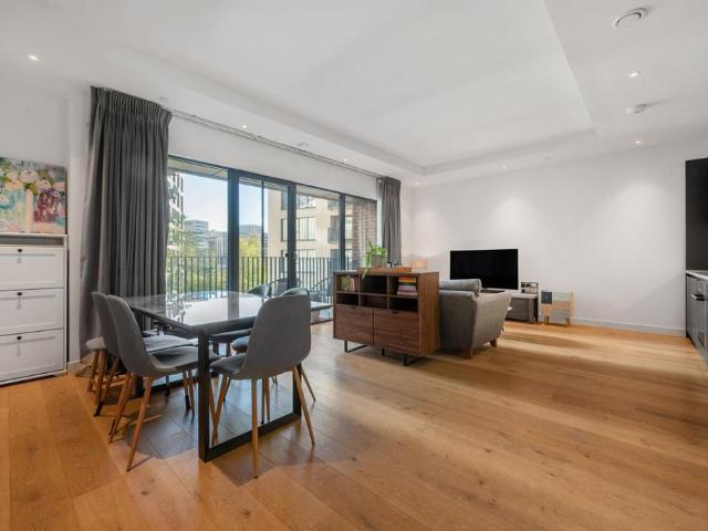 Flat for sale in London City Island, Greater London
