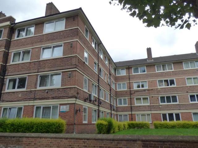 Flat for sale in Bermondsey, Greater London