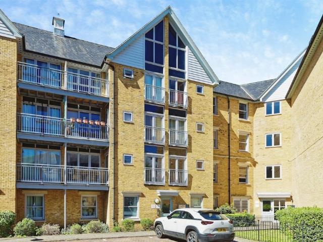 Flat for sale in Wincheap, The Bridge
