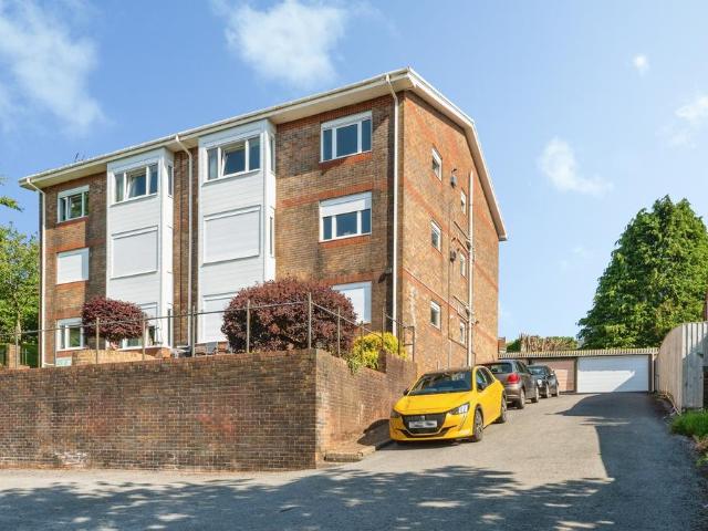 Flat for sale in Nangreaves, Wales