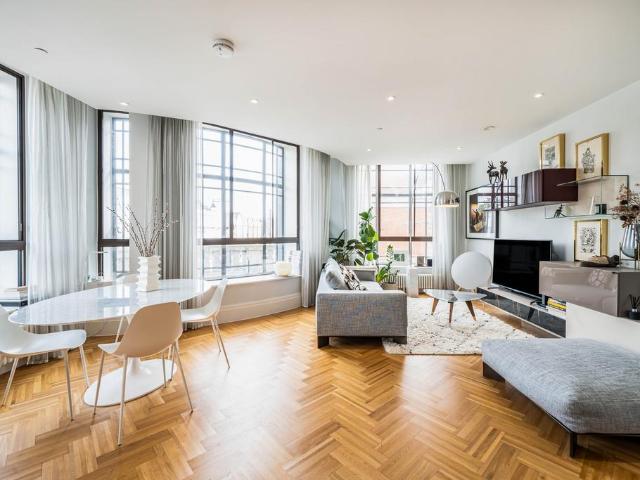 Flat for sale in Brixton, Greater London