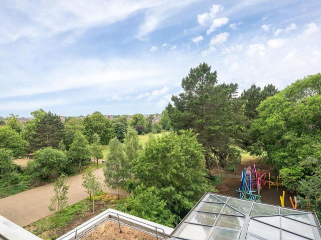 Flat for sale in London Borough of Hammersmith and Fulham, Greater London