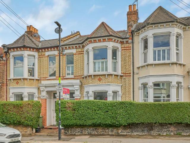 Flat for sale in London Borough of Lambeth, Greater London