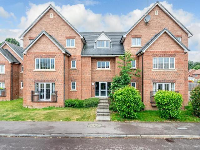Flat for sale in Croxley Green, Croxley Green
