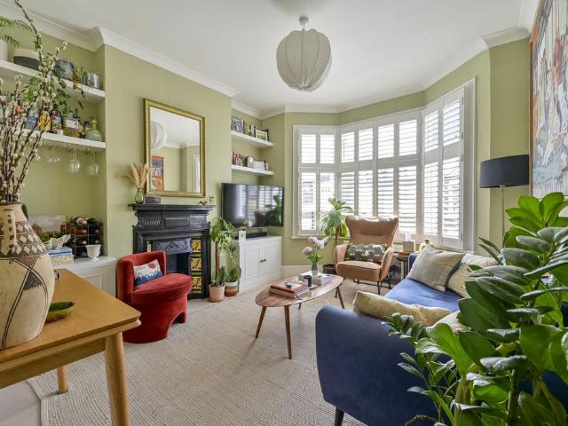 Flat for sale in Wandsworth, Greater London
