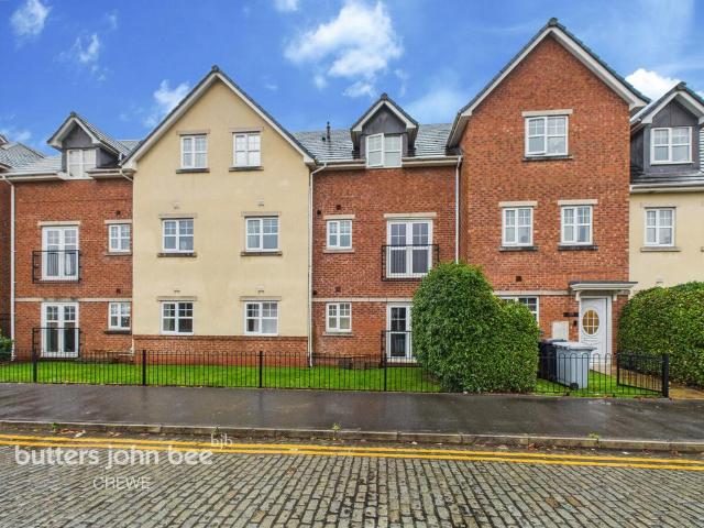 Flat for sale in Hammond Street