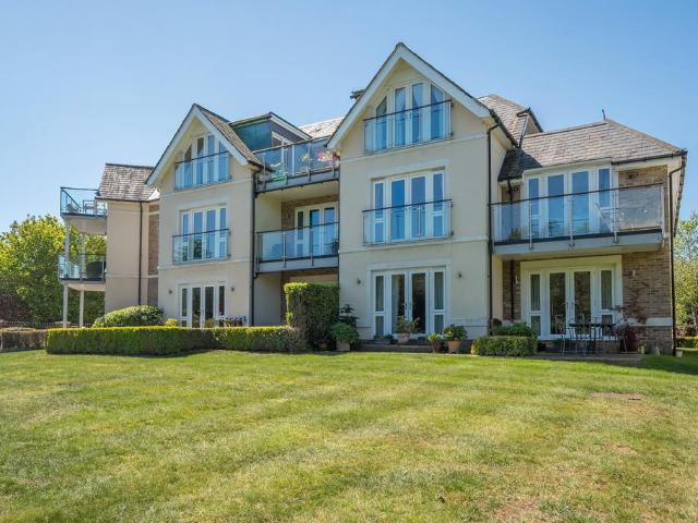 Flat for sale in Maidenhead