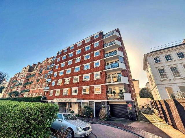 Flat for sale in Eastbourne, East Sussex