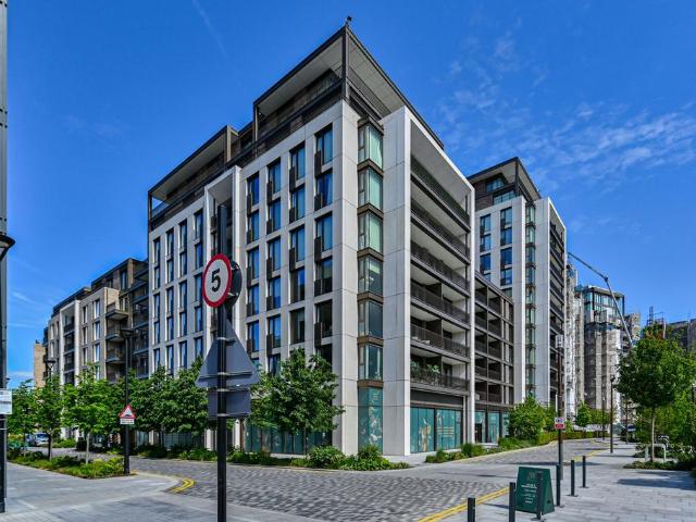 Flat for sale in Fulham, Greater London