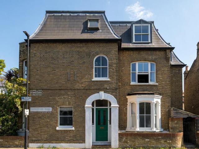 Flat for sale in Loughborough Junction, Greater London