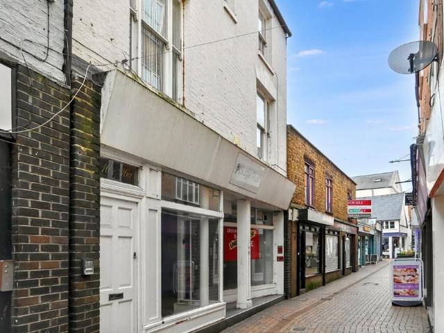 Flat for sale in Calthorpe, Cherwell