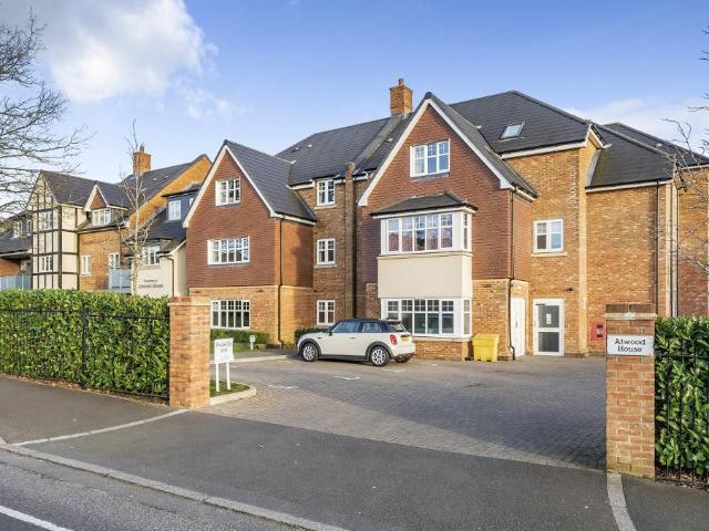 Flat for sale in Sanderstead, Sanderstead