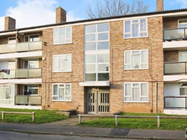 Flat for sale in Slough