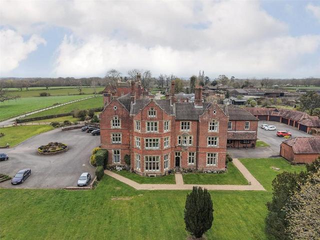 Flat for sale in Pachesham Park, Surrey