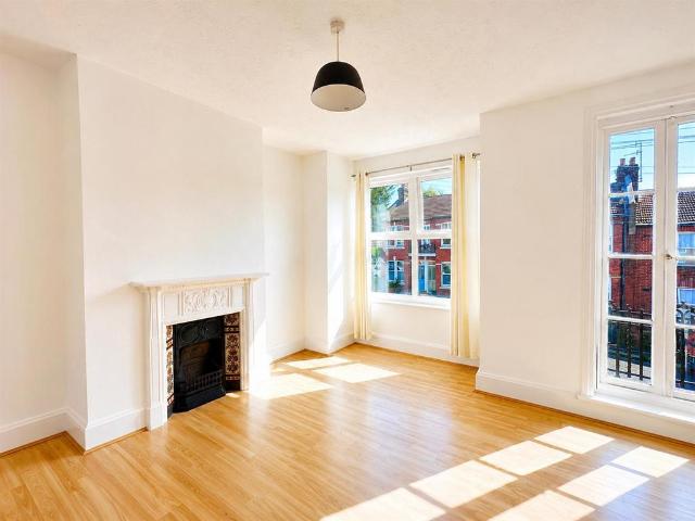 Flat for sale in Hanover & Queen's Park, Brighton
