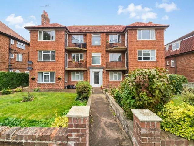 Flat for sale in Scalby Mills, Scarborough