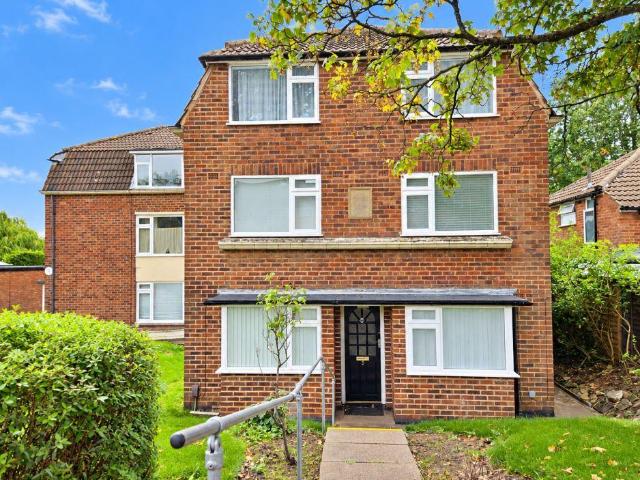Flat for sale in Four Oaks, Birmingham