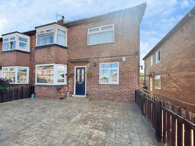 Flat for sale in Blakelaw, Tyne And Wear