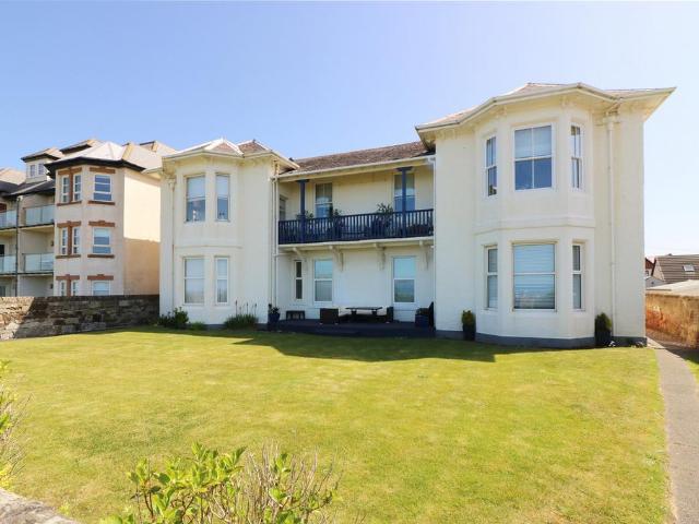 Flat for sale in Prestwick, Scotland