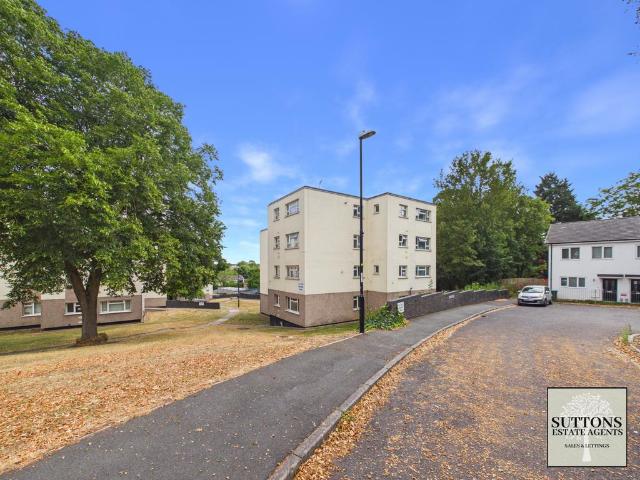 Flat for sale in Stoke Hill, West Midlands