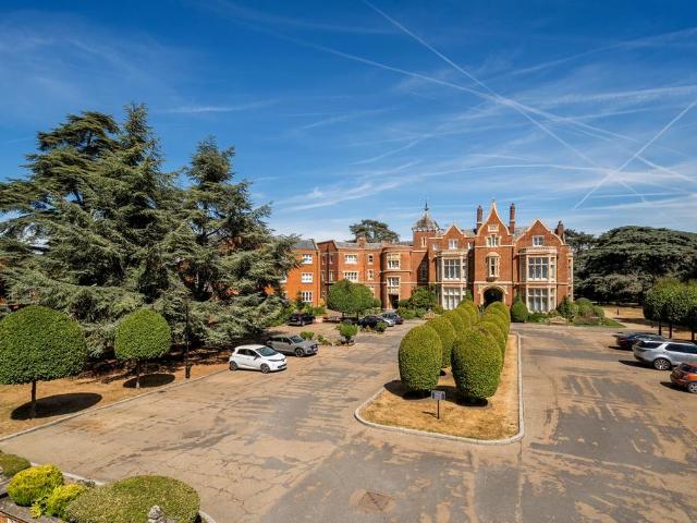 Flat for sale in Clewer Village, Windsor