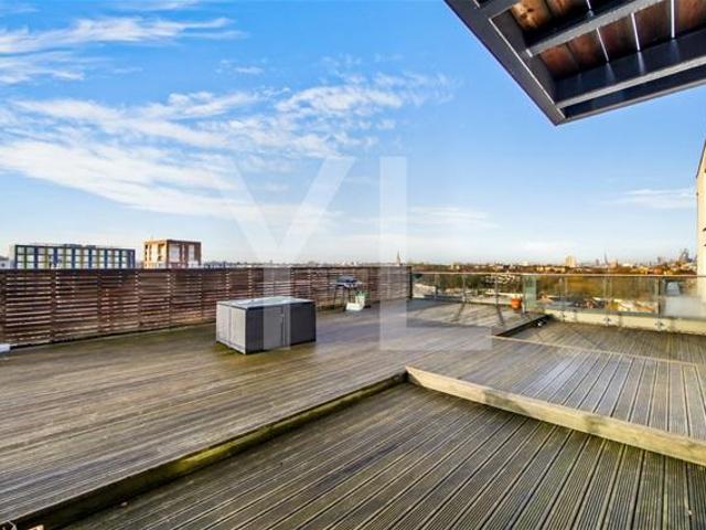 Flat for sale in London Borough of Lewisham, Deptford