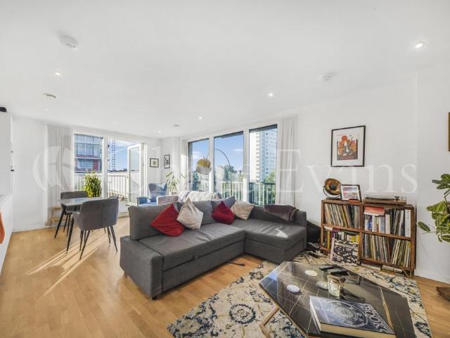 Flat for sale in London Borough of Lewisham, Cat Hill