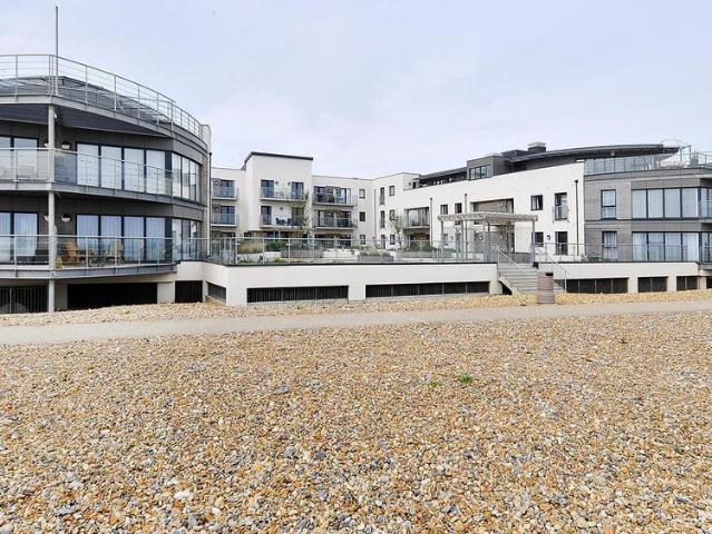 Flat for sale in West Worthing, Worthing