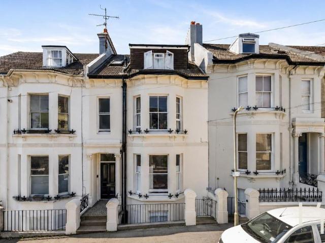 Flat for sale in Brighton & Hove